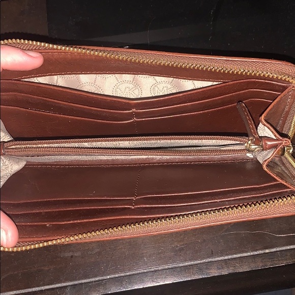 Michael kors wallet - Picture 2 of 2